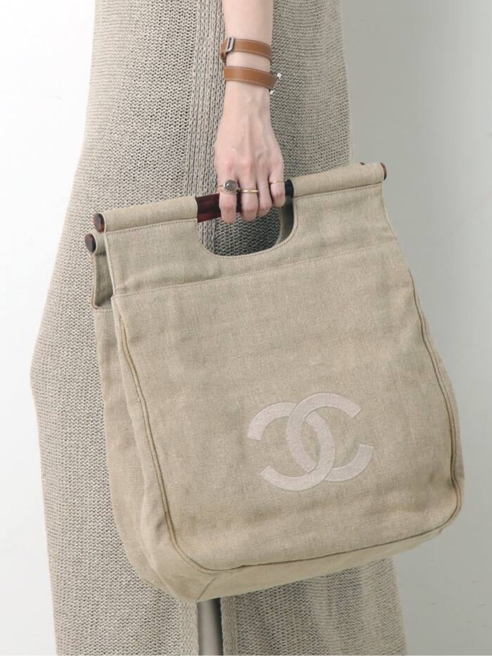 Authentic CHANEL linen natural canvas tortoise handle sac tote